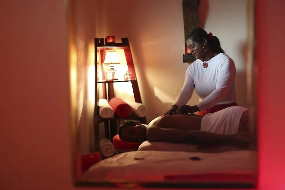****  Pelican Bay Hotel Freeport Bahamas